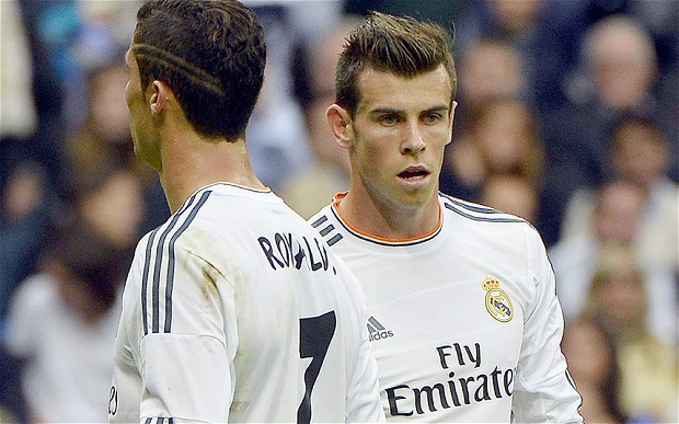 Sự nghiệp của Gareth Bale "xuống dốc không phanh" bởi... Ronaldo ảnh 1
