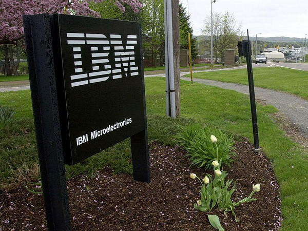 Mục tiêu lợi nhuận 2015 của IBM thấp hơn mức thị trường kỳ vọng ảnh 1