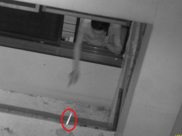 Singapore: Vứt rác qua cửa sổ bị phạt hơn 300 triệu đồng ảnh 1