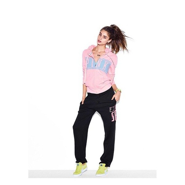 Lộ diện những "chân dài" tham gia Victoria's Secret 2014 ảnh 15