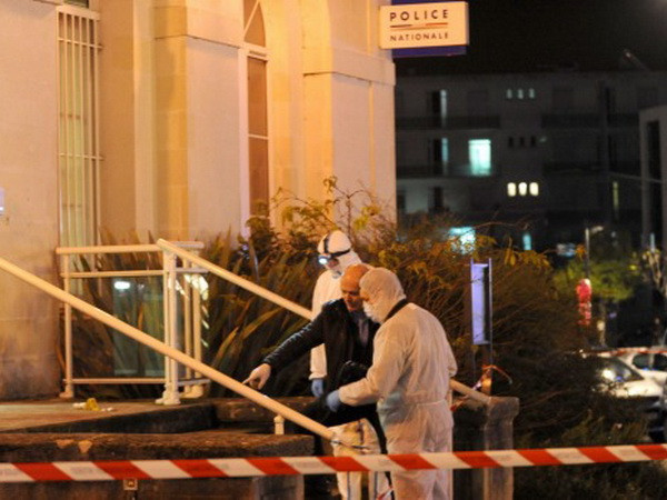 Cảnh sát Pháp bắn chết đối tượng tấn công sở cảnh sát bằng dao ảnh 1