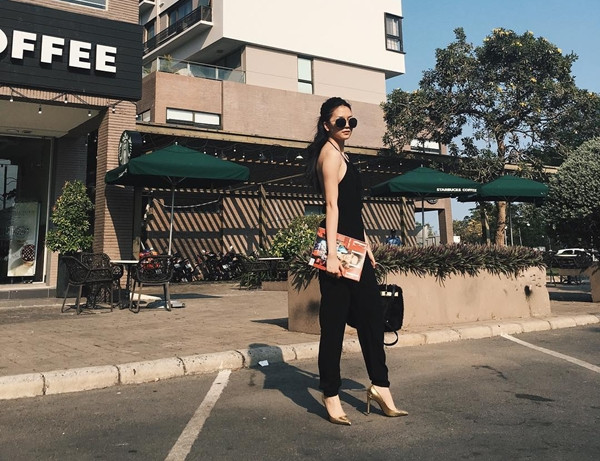 Mỹ nhân Việt "thắp sáng" street style ngày nắng lên ảnh 12