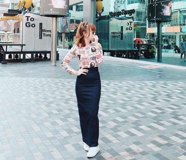Mỹ nhân Việt "thắp sáng" street style ngày nắng lên ảnh 11