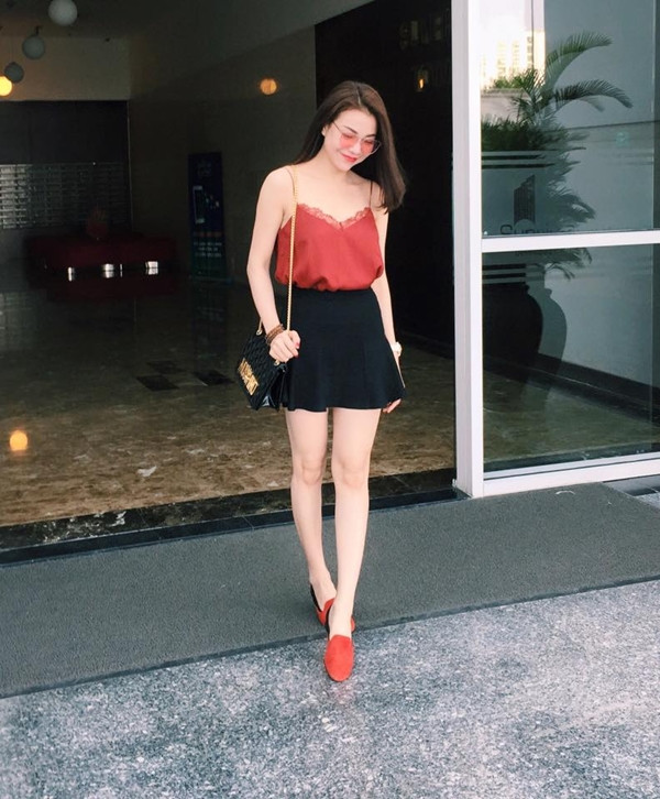 Mỹ nhân Việt "thắp sáng" street style ngày nắng lên ảnh 6