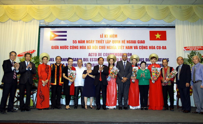 Kỷ niệm 55 năm thiết lập quan hệ ngoại giao Việt Nam-Cuba ảnh 1