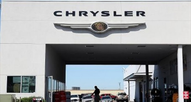 Chrysler bị buộc bồi thường 150 triệu USD do một vụ tai nạn cháy xe ảnh 1