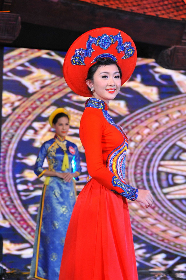 [Photo] Chung khảo khu vực phía Bắc Hoa hậu Việt Nam 2014 ảnh 3