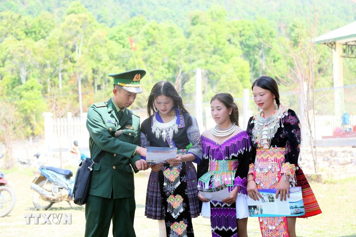 Tuyên truyền Ngày hội lớn của dân tộc đến đồng bào vùng sâu, vùng xa
