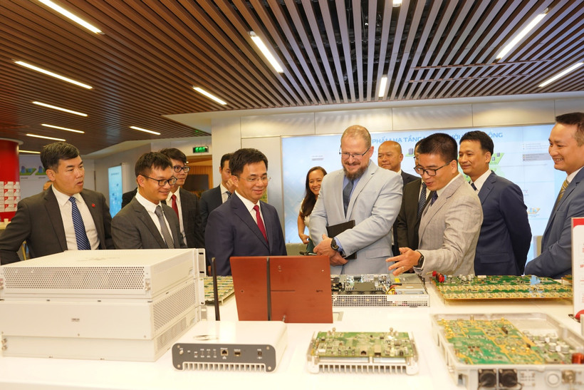 Sự kiện 5G OPEN RAN Connect 2025 quy tụ đại diện các tổ chức, doanh nghiệp viễn thông, giới nghiên cứu trong và ngoài nước, cùng thảo luận lộ trình mở rộng thương mại hóa Open RAN. (Ảnh: Viettel High Tech)