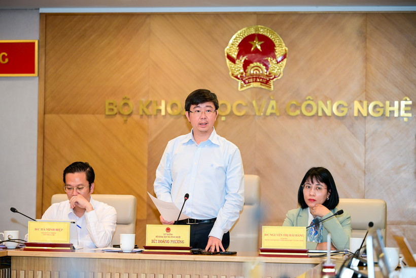 Bộ Khoa học và Công nghệ tổ chức Họp báo thường kỳ tháng 10 dưới sự chủ trì của Thứ trưởng Bùi Hoàng Phương. (Ảnh: Minh Sơn/Vietnam+)