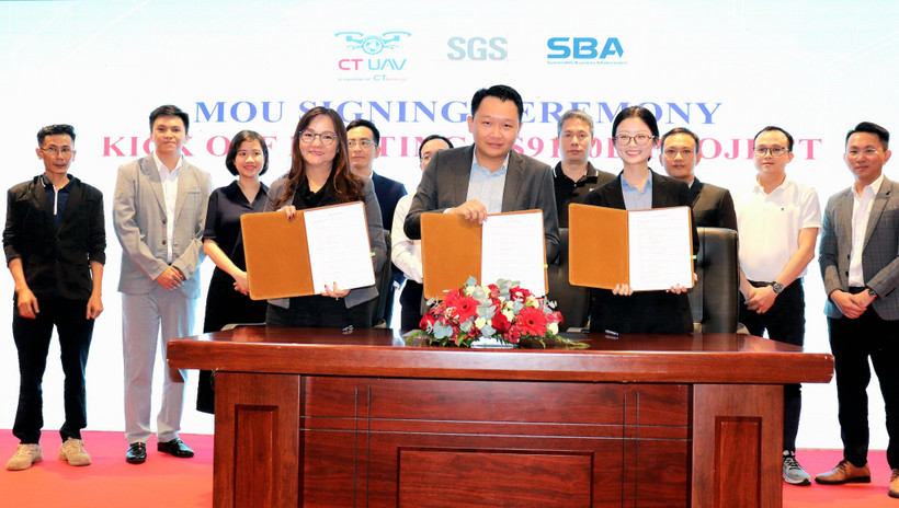 Lễ ký kết giữa CT UAV và SGS, SBA triển khai xây dựng tiêu chuẩn AS9100D, ISO 9001. (Ảnh: CT Group)
