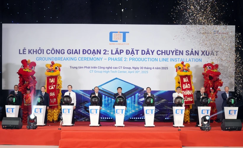 Lễ khởi công Nhà máy bán dẫn CT Semiconductor. (Ảnh: PV/Vietnam+) Lễ khởi công Nhà máy bán dẫn CT Semiconductor. (Ảnh: PV/Vietnam+)