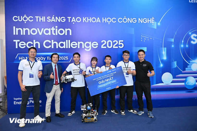 Đây là lần thứ 3, các sinh viên Đại học Duy Tân giành giải cao nhất của cuộc thi Innovation Tech Challenge, khi năm 2023 và 2024, sinh viên của trường cũng giành giải Quán quân. (Ảnh: Minh Sơn/Vietnam+)
