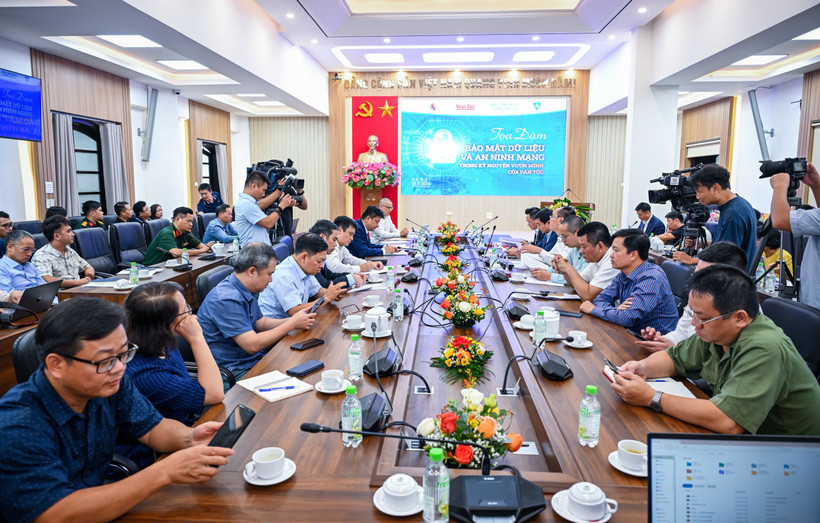 Toàn cảnh Toạ đàm. (Ảnh: Báo Nhân dân)