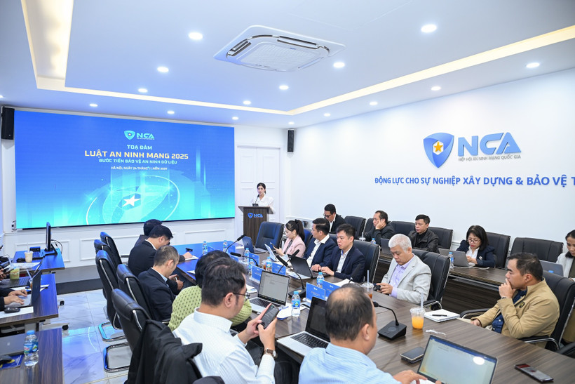 Toàn cảnh Tọa đàm “Luật An ninh mạng 2025: Bước tiến bảo vệ an ninh dữ liệu” được Hiệp hội An ninh mạng Quốc gia tổ chức. (Ảnh: Minh Sơn/Vietnam+)