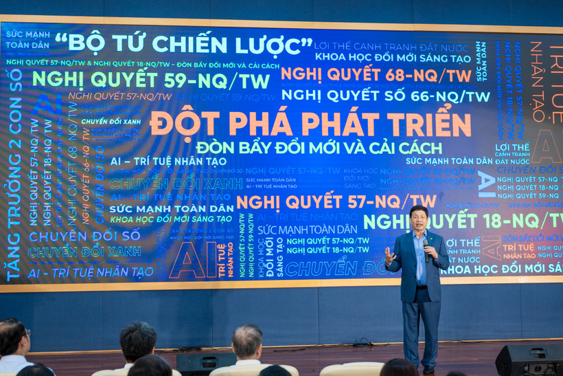 Ông Trương Gia Bình khẳng định nhân lực là nòng cốt cho sự phát triển quốc gia trong kỷ nguyên vươn mình. (Ảnh: Minh Sơn/Vietnam+) 