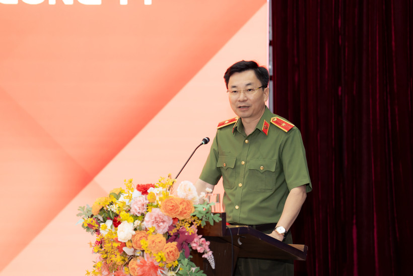 Thiếu tướng Trương Sơn Lâm chia sẻ tại buổi gặp mặt lãnh đạo chủ chốt của Tổng công ty Viễn thông MobiFone. (Ảnh: MobiBeat)