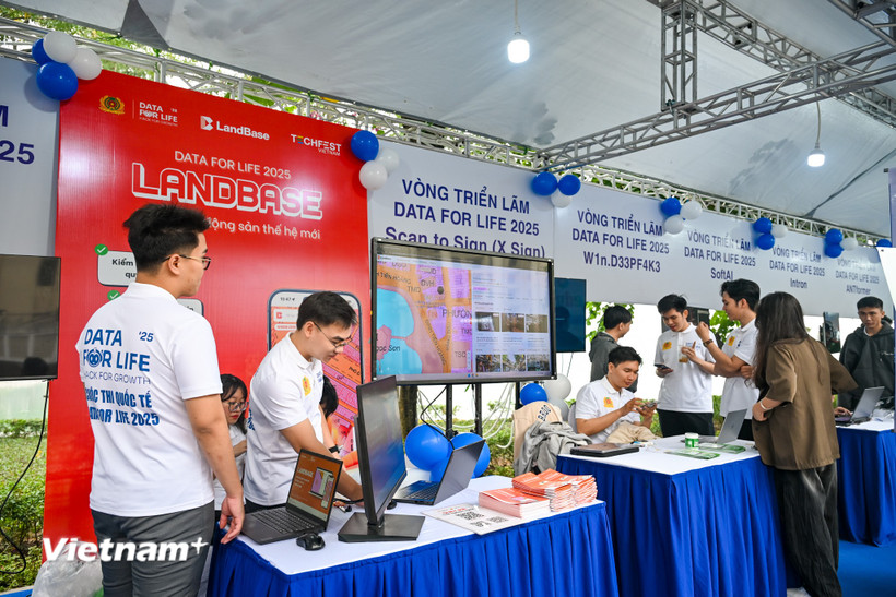 Techfest Việt Nam 2025 khu vực phố đi bộ Hồ Gươm. (Ảnh: Vietnam+) 