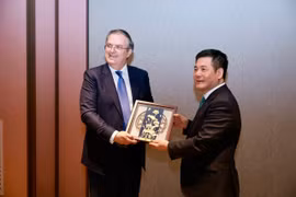 Bộ trưởng Bộ Công Thương Nguyễn Hồng Diên đã có buổi làm việc song phương với Bộ trưởng Kinh tế Mexico Marcelo Ebrard Casaubon tại buổi làm việc. (Ảnh: BCT/Vietnam+)