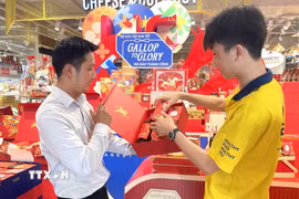 Bộ Công Thương yêu cầu các địa phương bám sát diễn biến thị trường dịp Tết. (Ảnh: Hương Giang/TTXVN)