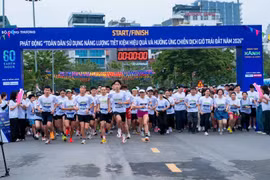 Lễ phát động và Giải chạy hưởng ứng "Toàn dân sử dụng năng lượng tiết kiệm hiệu quả và hưởng ứng Chiến dịch Giờ Trái đất năm 2026." (Ảnh: BCT/Vietnam+)