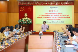 Bộ Nội vụ tổ chức họp báo cung cấp thông tin định kỳ. Thông tin về kết quả công tác quý 2/2026 và nhiệm vụ trọng tâm quý 3/2026. (Ảnh: PV/Vietnam+)