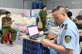 Tại thời điểm kiểm tra, chủ hàng không xuất trình được hóa đơn, chứng từ chứng minh nguồn gốc hợp pháp của hàng hóa. (Ảnh: Chi cục Quản lý thị trường Hưng Yên)