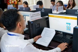 Yêu cầu về trình độ quản lý nhà nước sẽ không quy định về tiêu chuẩn có chứng chỉ bồi dưỡng theo tiêu chuẩn ngạch, hạng chức danh nghề nghiệp đối với các chức danh lãnh đạo, quản lý. (Ảnh: PV/Vietnam+)