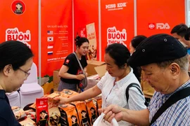 MISS EDE dự kiến phục vụ miễn phí 2.000 ly sô cô la nóng và cà phê đặc sản Đắk Lắk mỗi ngày tại Hội chợ Mùa Xuân. (Ảnh: BCT/Vietnam+)