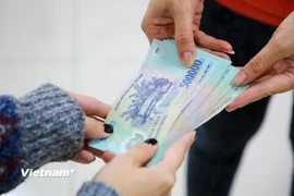 Bộ Nội vụ lấy ý kiến phương án lương tối thiểu vùng năm 2026 tăng 7,2%