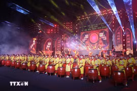 Tiết mục văn nghệ tại lễ hội đền Trần, tỉnh Hưng Yên năm 2026. (Ảnh: Đinh Văn Nhiều/TTXVN)