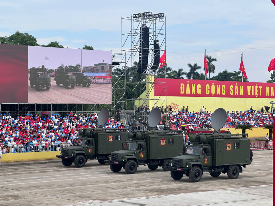 Điểm nhấn của buổi tổng duyệt là màn xuất hiện của nhiều khí tài hiện đại, thể hiện sức mạnh, tiềm lực quốc phòng và khẳng định bước tiến trong quá trình hiện đại hóa của Quân đội nhân dân Việt Nam. (Ảnh: Thùy Giang/Vietnam+)