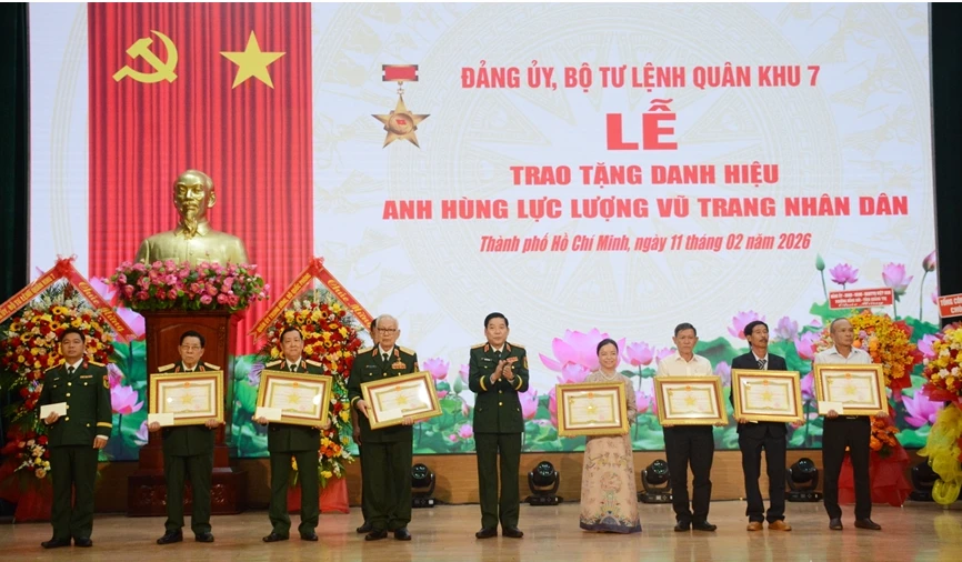Truy tặng danh hiệu Anh hùng Lực lượng vũ trang nhân dân cho 7 tướng lĩnh quân đội