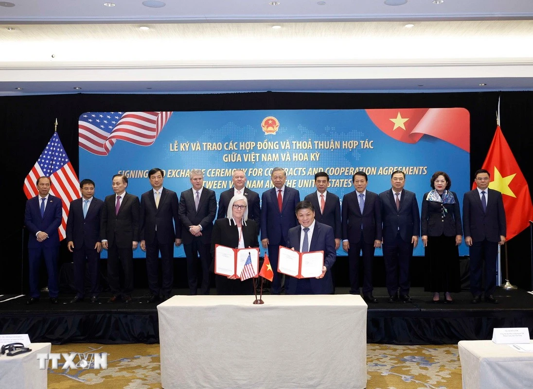 Việt Nam và Hoa Kỳ ký kết loạt hợp đồng, thỏa thuận hợp tác quan trọng