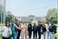 Du khách Ấn Độ tham quan Dinh Độc Lập, Thành phố Hồ Chí Minh. (Ảnh minh họa: CTV/Vietnam+)