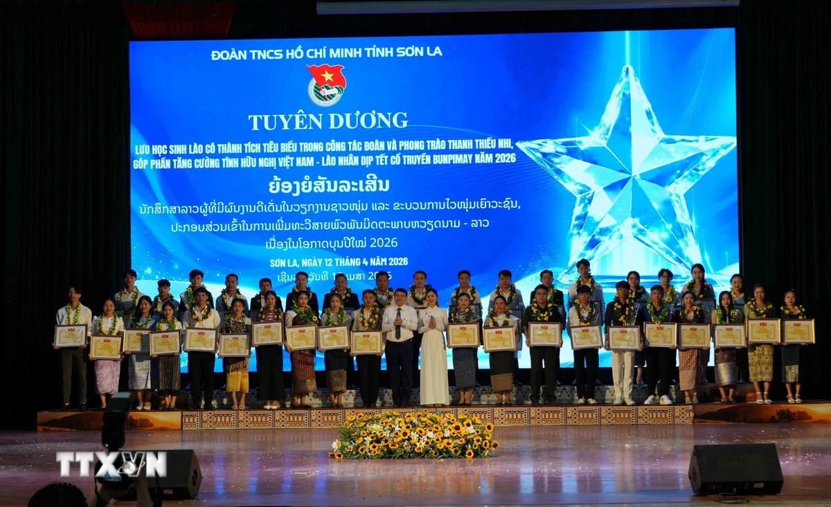 Gặp mặt thăm tình hữu nghị đặc biệt Việt Nam - Lào tại Sơn La