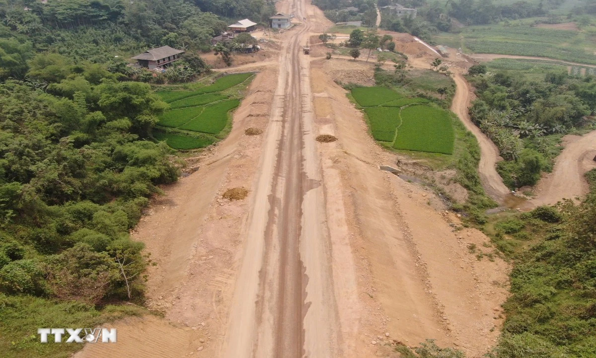Gấp Rút Thi Công Tuyến Nối Quốc Lộ 32 Với Cao Tốc Nội Bài - Lào Cai