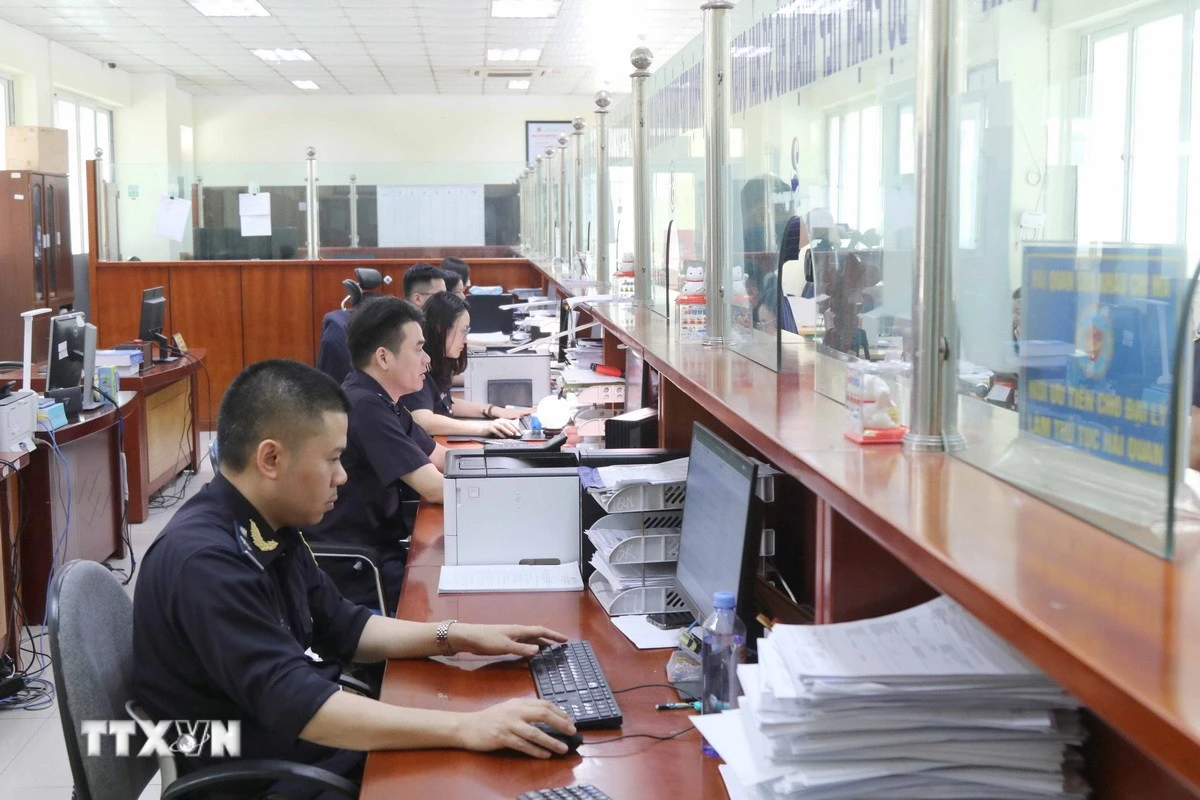 Đẩy mạnh đơn giản hóa thủ tục hải quan trong lĩnh vực ô tô