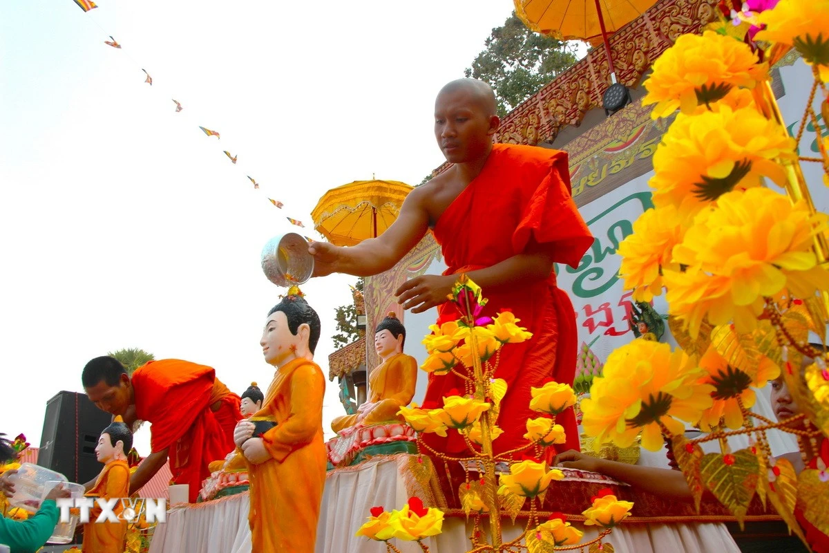 Cần Thơ: Các nghi lễ truyền thống đặc sắc trong ngày lễ hội Sak