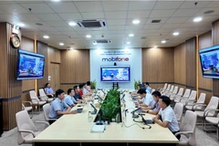 Ngay khi bão số 13 xuất hiện, MobiFone đã kích hoạt cơ chế chỉ huy ứng phó. Ban Chỉ huy phòng chống thiên tai và tìm kiếm cứu nạn triệu tập cuộc họp trực tuyến với các đơn vị miền Trung. (Ảnh: MobiFone)