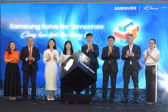 Samsung Việt Nam và Tổ chức Tuổi trẻ Thành đạt Việt Nam (JA Việt Nam) tiếp tục khởi động cuộc thi Samsung Solve for Tomorrow 2025 tại Đà Nẵng. (Ảnh: Samsung Việt Nam)