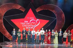 Trong suốt hành trình 18 năm, chương trình “Trái tim cho em” còn nhận được sự chung tay của đông đảo doanh nghiệp, tổ chức và cá nhân trong và ngoài nước. (Ảnh: Viettel)
