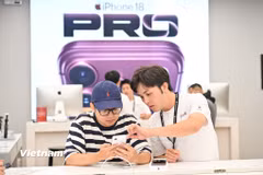 Đại lý Việt Nam bắt đầu giao iPhone 18 Pro cho khách hàng đặt trước 