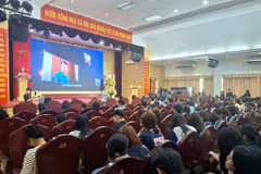 Toàn cảnh Hội thảo khoa học quốc tế “Khoảng cách số và Năng lực AI” tại Hà Nội ngày 22/10. (Ảnh: Hiền Anh/Vietnam+)