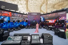 Triển lãm Quốc tế các thiết bị biểu diễn chuyên nghiệp – Plase Show Hà Nội 2026 quy tụ hàng chục thương hiệu âm thanh, ánh sáng và công nghệ sân khấu trong nước, quốc tế. (Ảnh: Minh Sơn/Vietnam+)