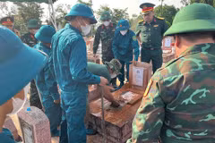Mục tiêu của “Chiến dịch 500 ngày đêm” là tìm kiếm, quy tập khoảng 7.000 hài cốt liệt sĩ; hoàn thành lấy mẫu khoảng 230.000 ngôi mộ liệt sĩ chưa xác định được danh tính; giám định ADN khoảng 18.000 mẫu hài cốt liệt sĩ. (Ảnh: Viettel)