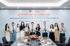 Trung tâm Đo kiểm phát thanh, truyền hình và thông tin điện tử thuộc Cục Phát thanh, truyền hình và thông tin điện tử (Bộ Văn hóa, Thể thao và Du lịch) và Công ty TNHH MTV Truyền thông Viettel (Viettel Media) tổ chức lễ ký kết hợp tác chiến lược. (Ảnh: Viettel Media)