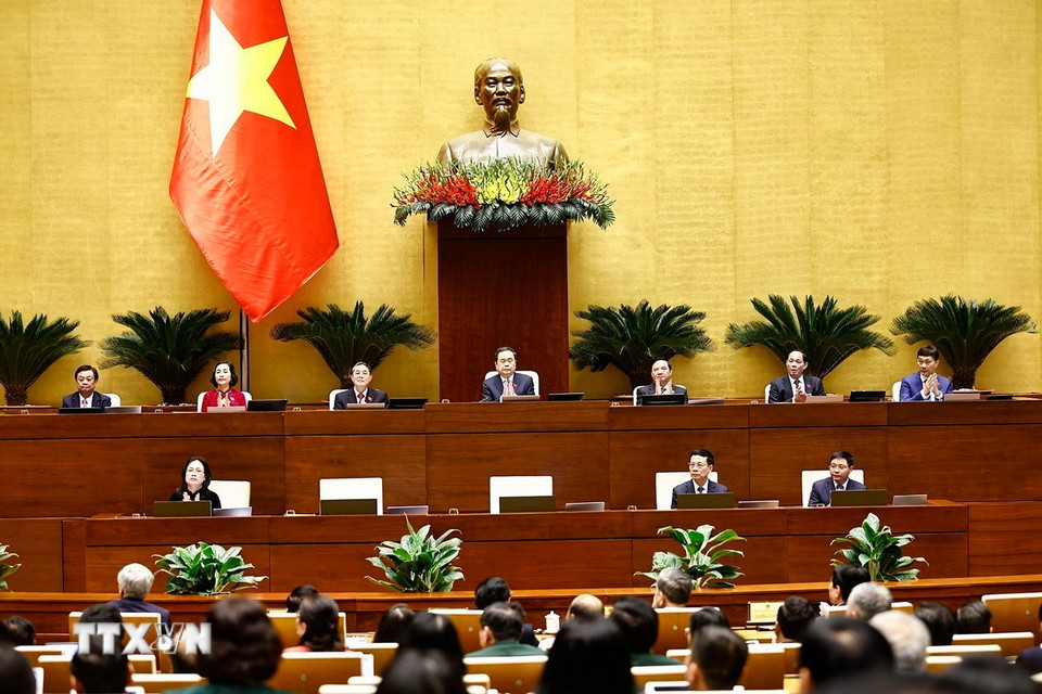 Chủ tịch Quốc hội Trần Thanh Mẫn và các Phó Chủ tịch Quốc hội chủ trì phiên bế mạc. (Ảnh: Doãn Tấn/TTXVN)