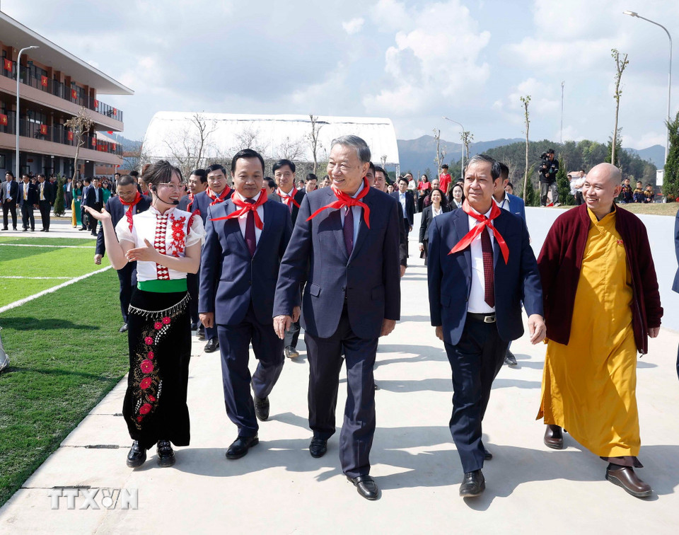 Tổng Bí thư Tô Lâm dự Lễ khánh thành Trường Phổ thông nội trú liên cấp Tiểu học và THCS Si Pa Phìn. (Ảnh: Thống Nhất/TTXVN)