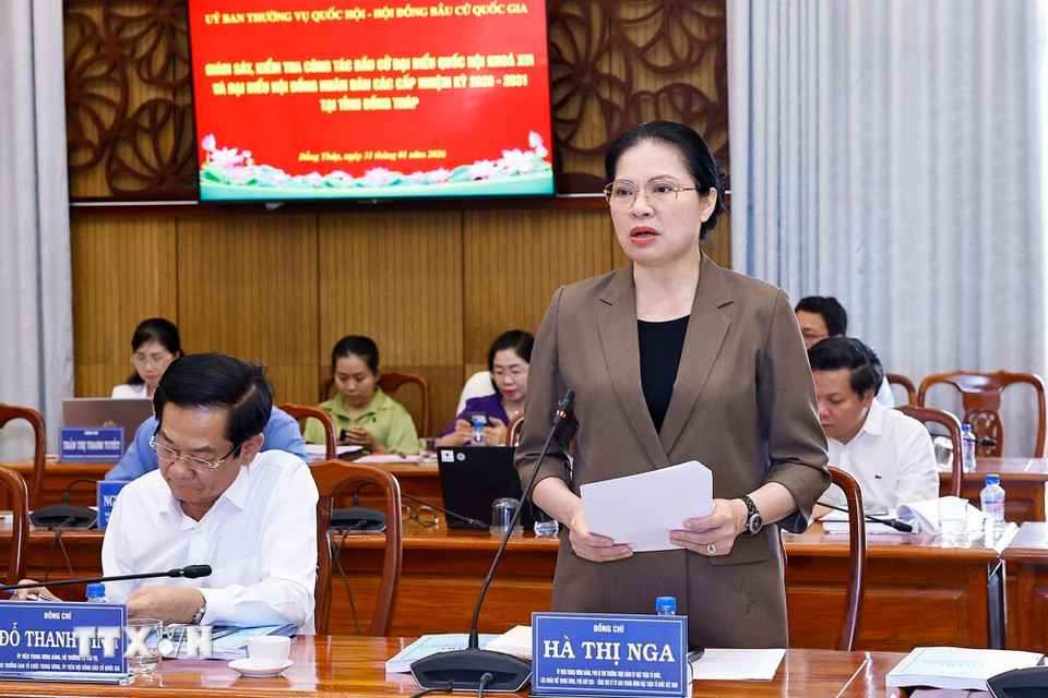 Bà Hà Thị Nga, Ủy viên Trung ương Đảng, Phó Bí thư Thường trực Đảng ủy Mặt trận Tổ quốc, các đoàn thể Trung ương, Phó Chủ tịch - Tổng Thư ký Ủy ban Trung ương Mặt trận Tổ quốc Việt Nam phát biểu. (Ảnh: Doãn Tấn/TTXVN)